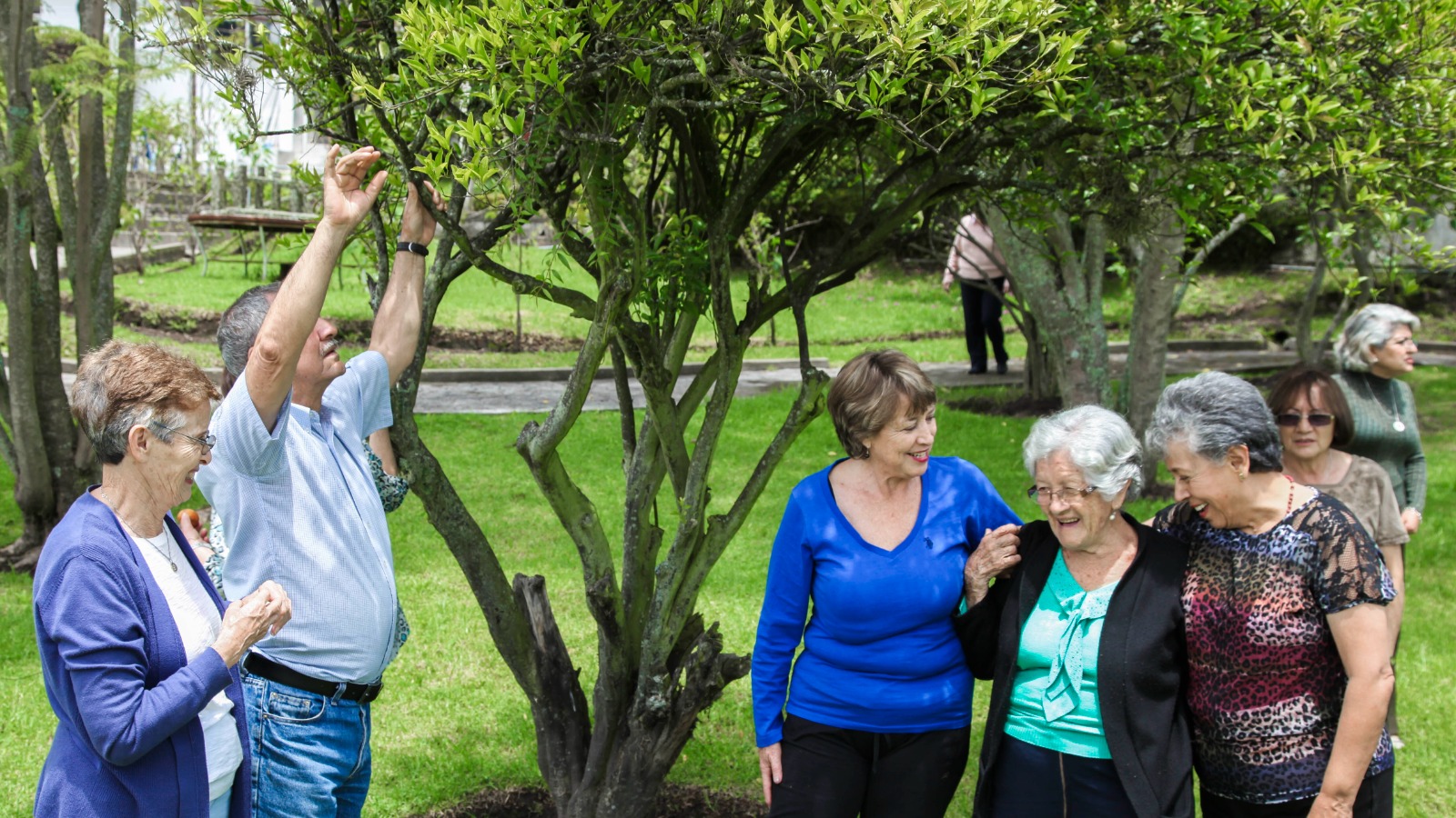 Atención personalizada para adultos mayores en GARDENYA Senior Village - Quito